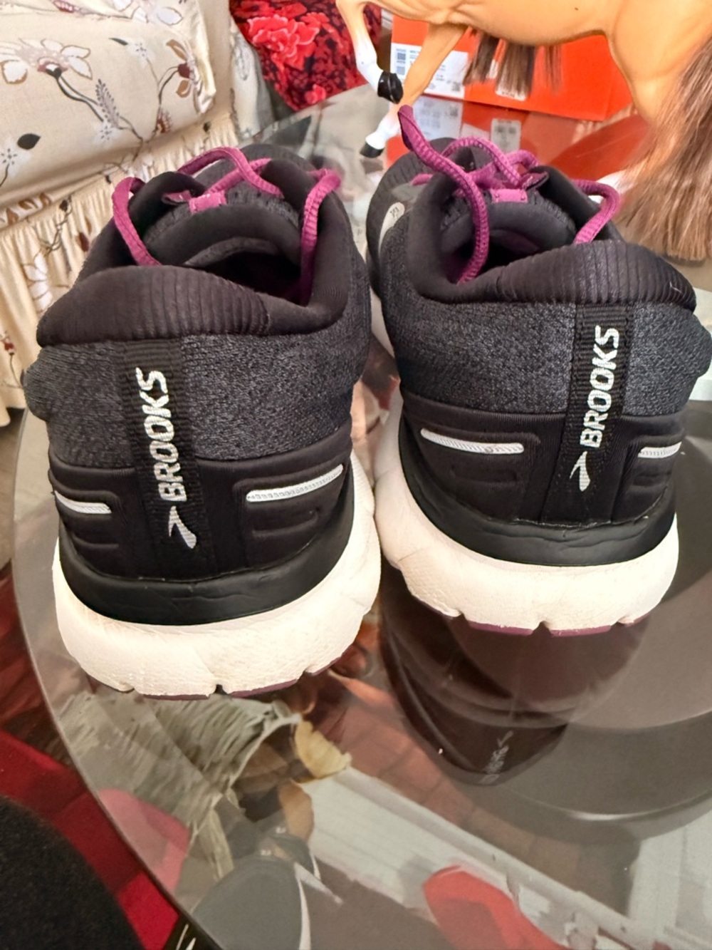 Brooks Women's Black and Pink/ Magenta Running Shoes - Picture 5 of 16